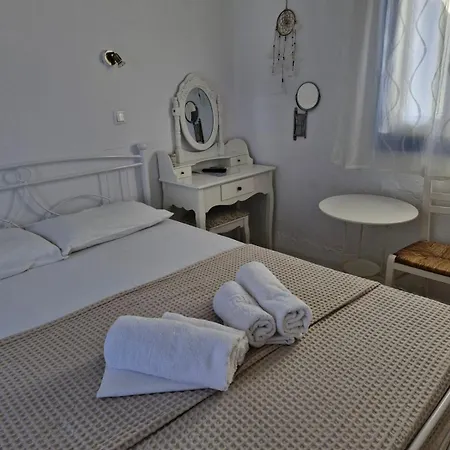 Katerina Yalos Apartment *