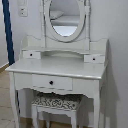 Katerina Yalos Chora