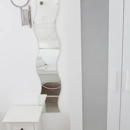 Katerina Yalos Chora d'Ios